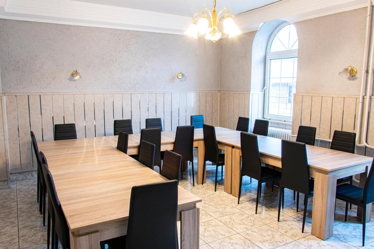 Komplex -Rendezvenytermek-Panzio-Apartman-Irodak- Mateszalka Exteriör bild