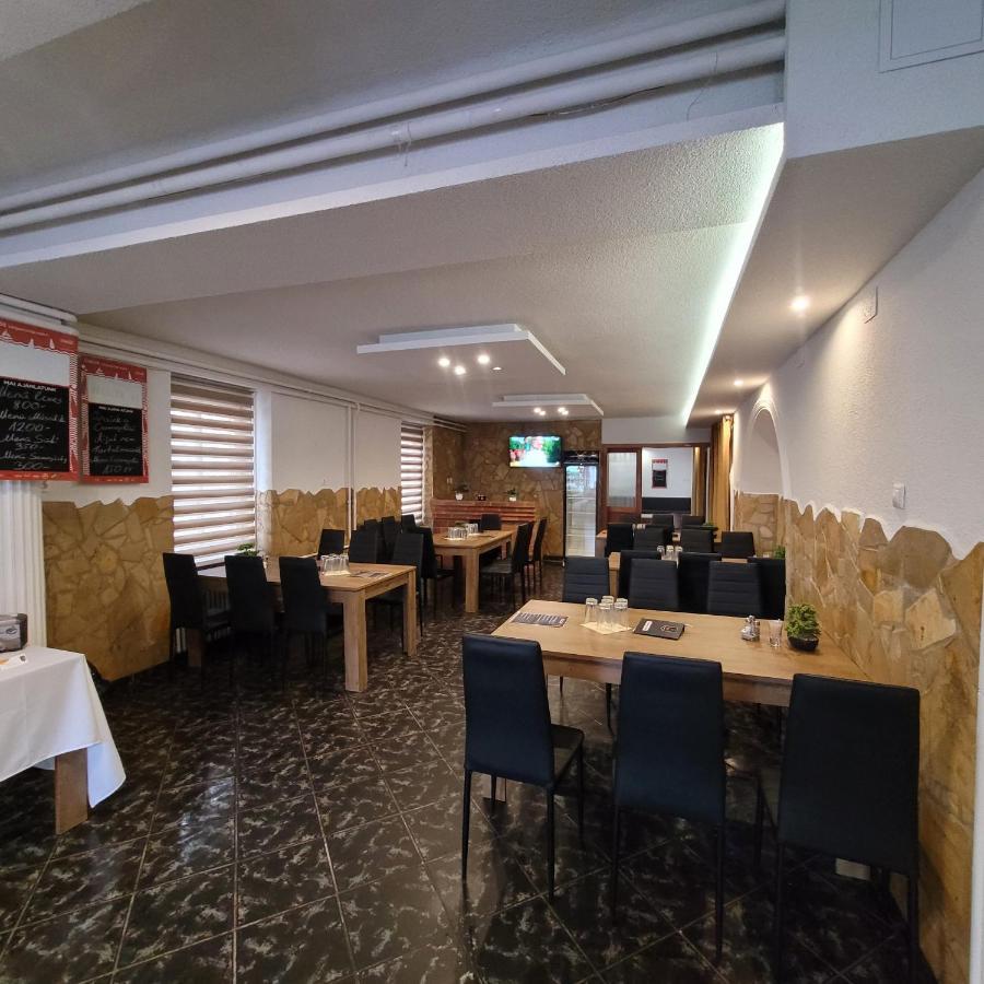 Komplex -Rendezvenytermek-Panzio-Apartman-Irodak- Mateszalka Exteriör bild